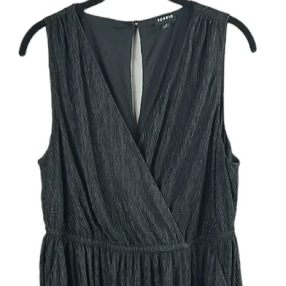 Torrid Black Crinkle Knit Surplice Skater Dress Size 1X - Picture 4 of 12